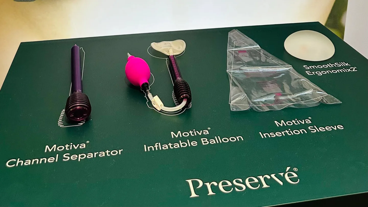 Preservé-Produktbox mit Motiva Channel Separator, Inflatable Balloon, Insertion Sleeve und SmoothSilk Ergonomix2 Implantat